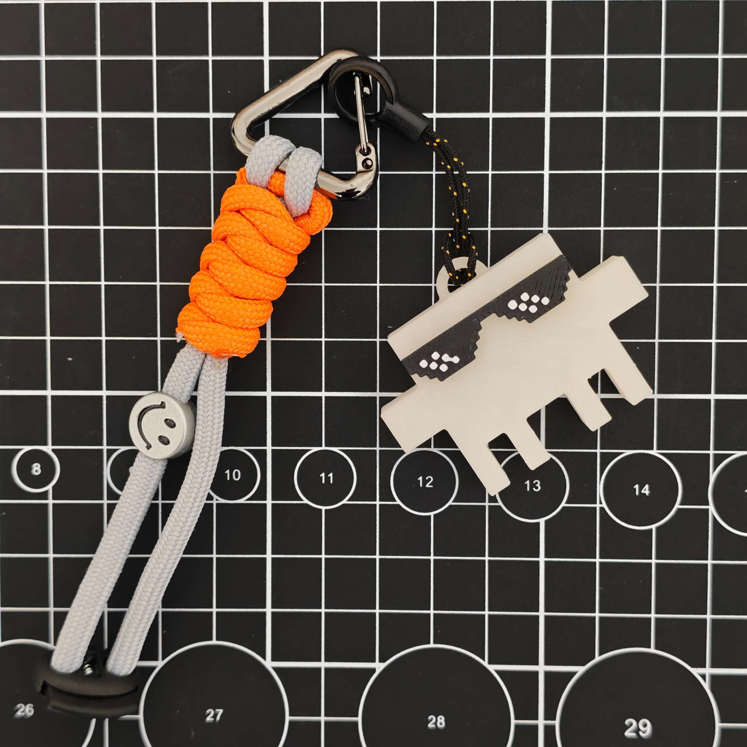 Clawd Keychain Sunglasses Color Change